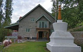 Gemoor Khar- Manor House